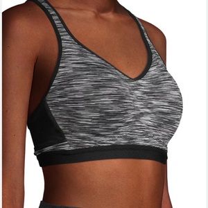 Avia woman’s sports bra woman’s extra large!